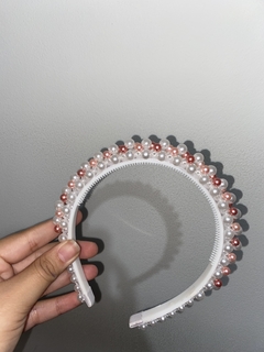 Tiara de pérolas branca e rose - comprar online