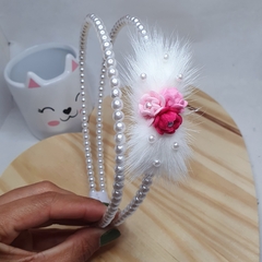 TIARA PÉROLAS COM POMPOM - comprar online