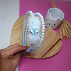 TIARA PÉROLAS COM POMPOM na internet