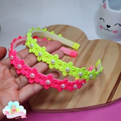 TIARA FLORZINHAS na internet