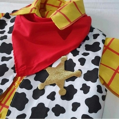 FIGURINO WOODY DE TOY STORY na internet