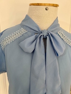 Blusa com amarração - comprar online