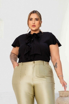 BLUSA COM BABADOS na internet