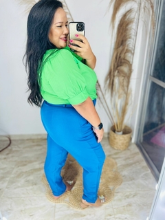 CALÇA LISA ALFAIATARIA COM VINCO E BARRA ITALIANA - comprar online