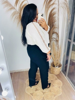 CALÇA ALFAIATARIA LUIZA na internet