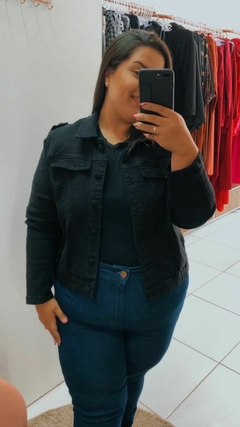 JAQUETA CROPPED PRETA