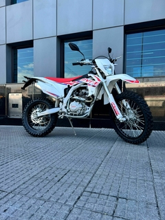 RVM CZ 250 T Linea 2025 en internet