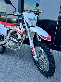 RVM CZ 250 T Linea 2025 - RUTA 3 MOTOS