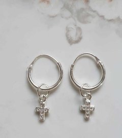 Argola de Prata Mini Com Cruz Cravejado