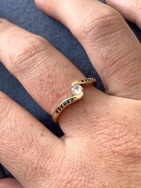 Aliança verde esmeralda