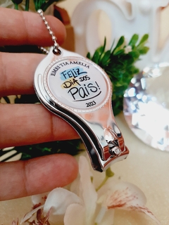 Pacote com 50 Chaveiro cortador de unhas e abridor de garrafas personalizado