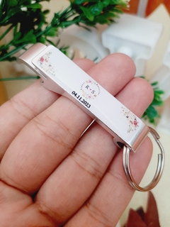 Pacote com 50 Chaveiros abridor de garrafas e latinhas.