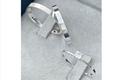 Conjunto par de alianças 2mm retas e anel solitário - Prata 950