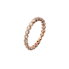 Anel full eternity em ouro rosa com 21 diamantes brilhantes ao redor da banda