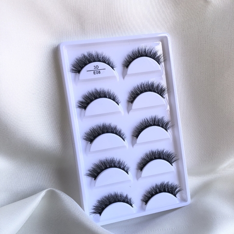 Cartela de cílios postiços E08 com 5 pares - comprar online