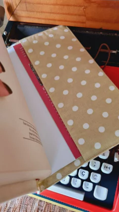 Capa para Livro LIVROS E CAFÉ na internet