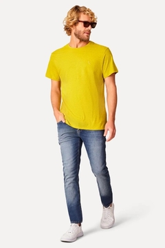 0091898-758 CAMISETA RESERVA CREPA AMARELO OURO