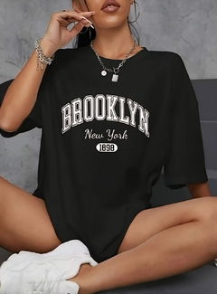 2045395-1 CAMISETA OVERSIZED STREETWEAR BROOKLYN PRETO