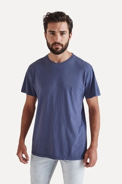 0034606-563 CAMISETA RESERVA BÁSICA GOTA PICA-PAU BORDADO MARINHO STONED