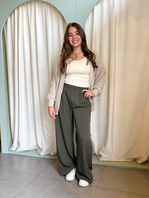 calça pantalona verde