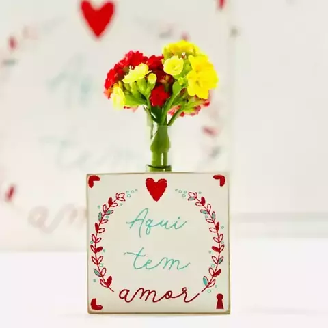 Mini vaso quadrado - Aqui tem amor - comprar online