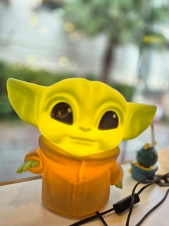 Luminária Baby Yoda