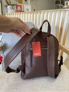 Imagen de MOCHILA CLARA CHOCOLATE