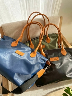 CARTERA LUNA NEGRO - SORTIE