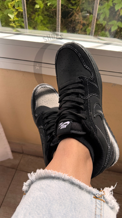 NIKE TRAVIS