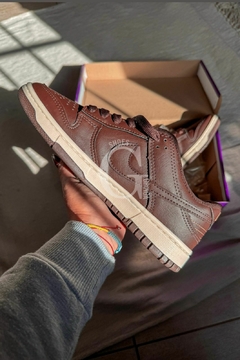 NIKE SB DUNK LOW