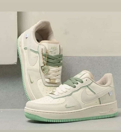 NIKE AIR