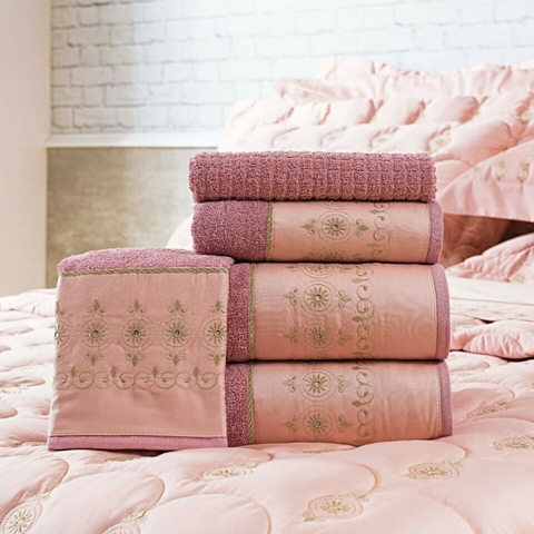 Coleção Luxo - Jogo de toalha de banho rosa com barrado aplicado percal 400 fios bordado 5 peças