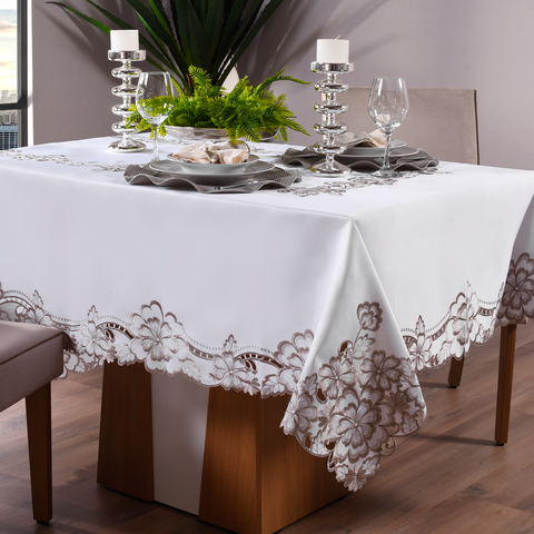 Toalha para mesa retangular 6 lugares - Toalha retangular com bordado Richelieu - Toalha off white bordado camurça