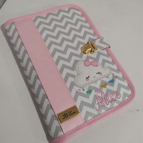Porta caderneta de vacinação Chevron com rosa bebê