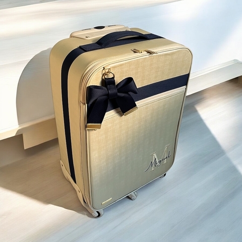 Mala de rodinhas para maternidade Bege com detalhes marinho