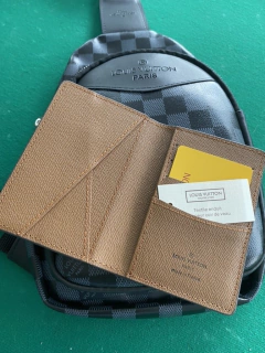 Carteira Louis Vuitton Couro - comprar online