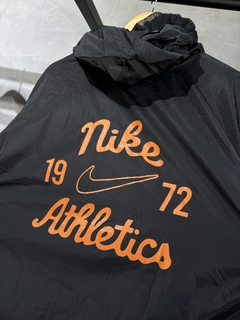 Corta Vento Nike Athletics premium - loja online