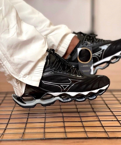 MIZUNO PROPHECY 11 PRETO/BRANCO - comprar online