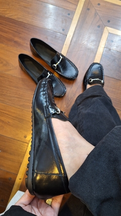 ATENAS CUERO CHAROL NEGRO - TRACY SHOES