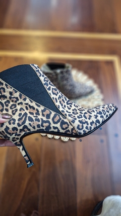 BOTINETA CHITA ANIMAL PRINT CUERO en internet