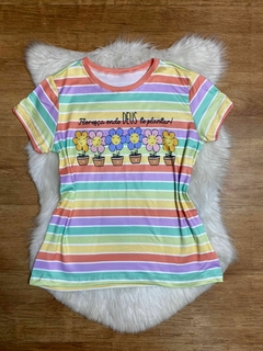 T-shirts Suede Estampas Variadas - comprar online