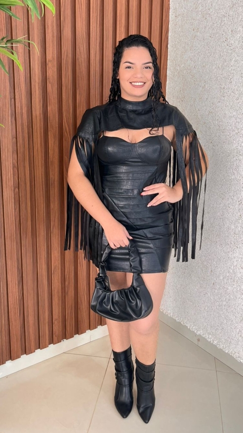 Conjunto Couroana Vestido Curto Com Sobreposição Com Franjas