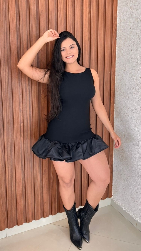 Vestido Pengaline Detalhe Babado Cavado