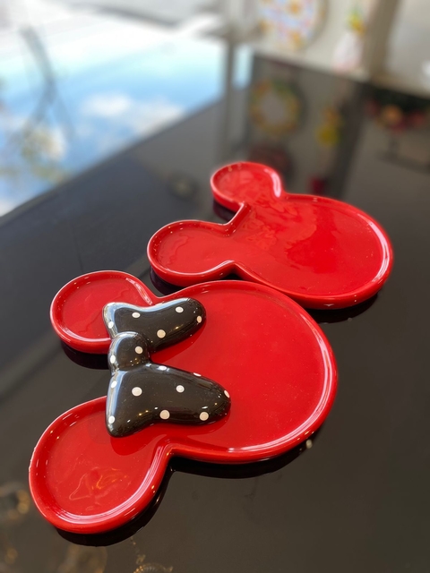 Prato raso Minnie com laço