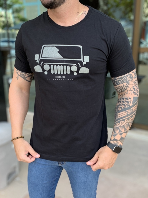 T-SHIRT EL EXPLORADOR - PRETO