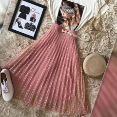 Saia midi plissada de tule poá na internet