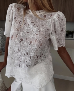 Blusa Aura en internet