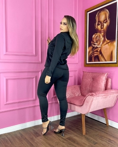 Conjunto Profissional Blazer e Calça Skinny Preto na internet