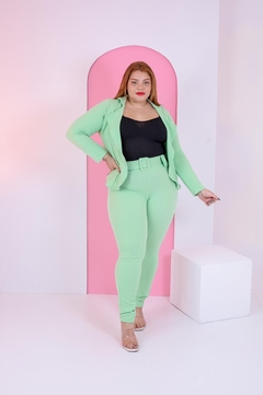 Conjunto Profissional Blazer e Calça Skinny Plus GG