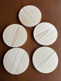 Kit 5 Placas Redondas Maciça Pinus 24cm - comprar online